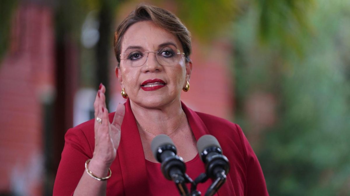 Presiden Honduras Ancam Usir Militer AS jika Trump Perintahkan Deportasi Massal